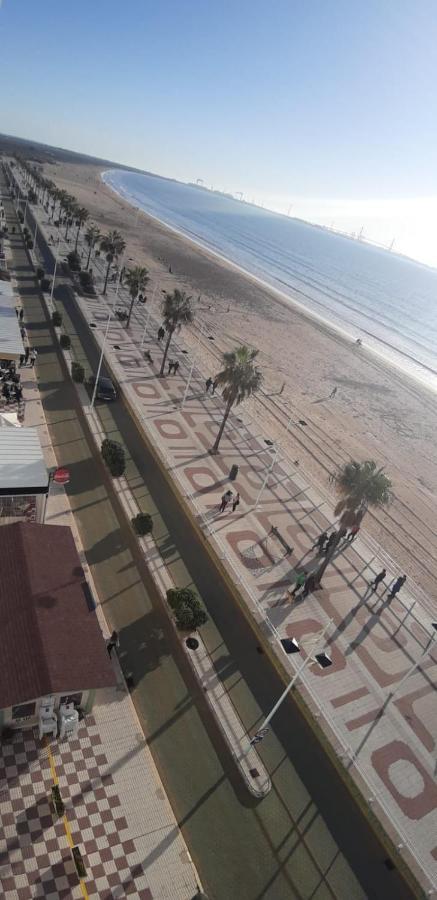 Primera Linea De Playa En Valdelagrana El Puerto de Santa Maria Luaran gambar